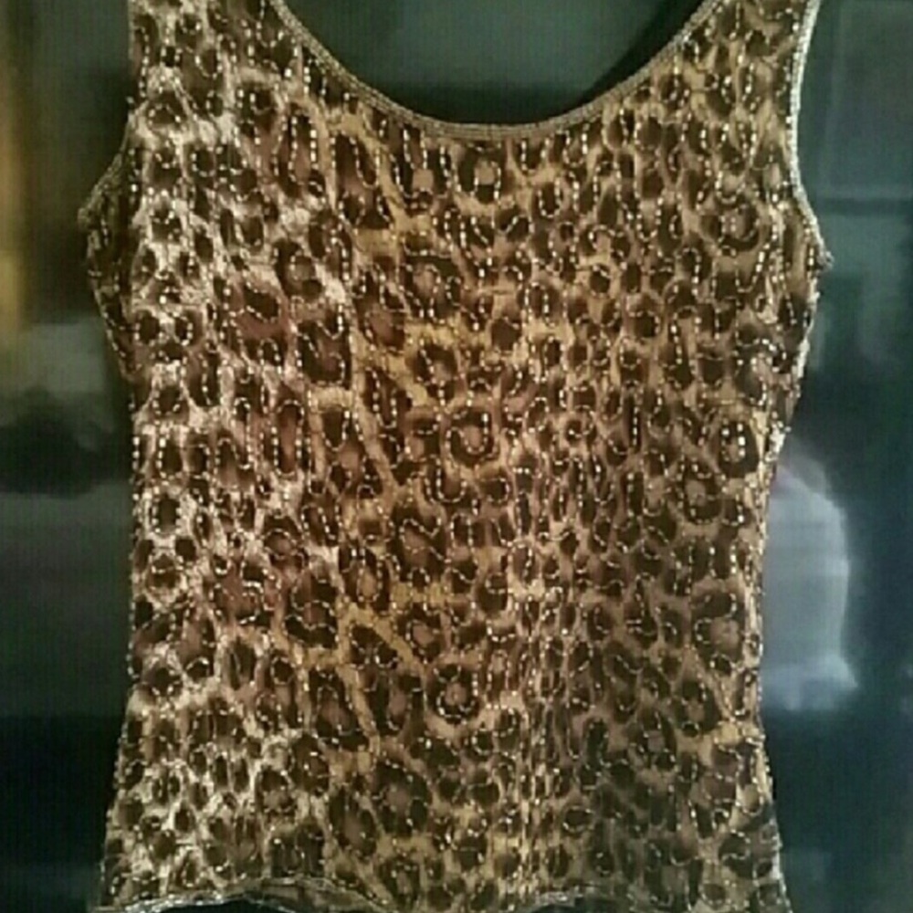 Leopard 🐆 embroidered top